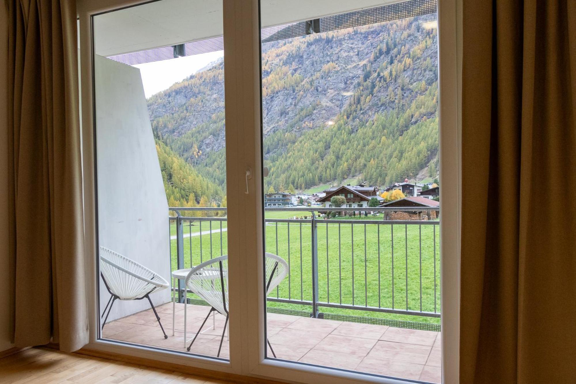 Apartment International House Mit Terrasse Zw 9 *