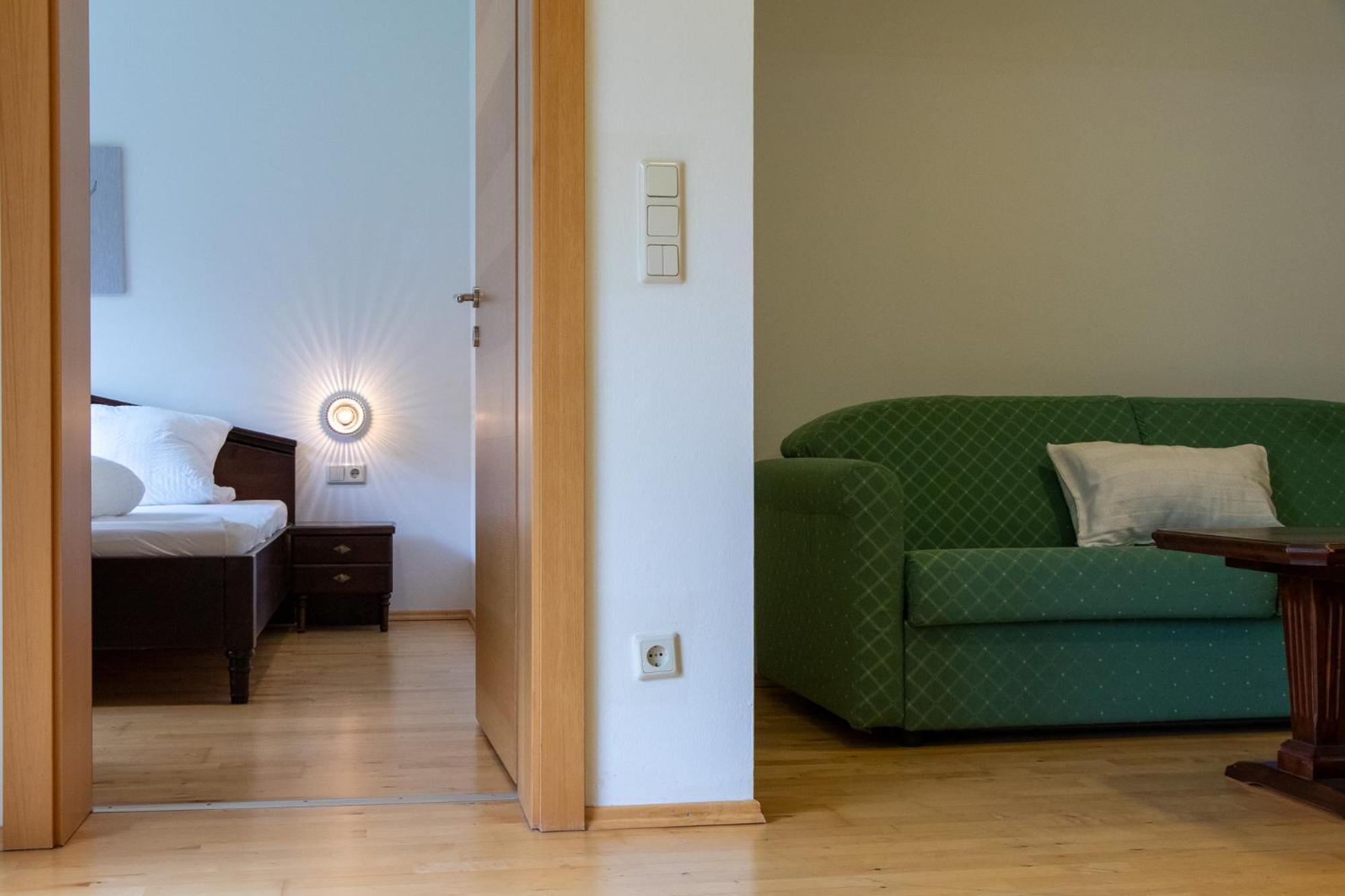 Apartment International House Mit Terrasse Zw 9 *