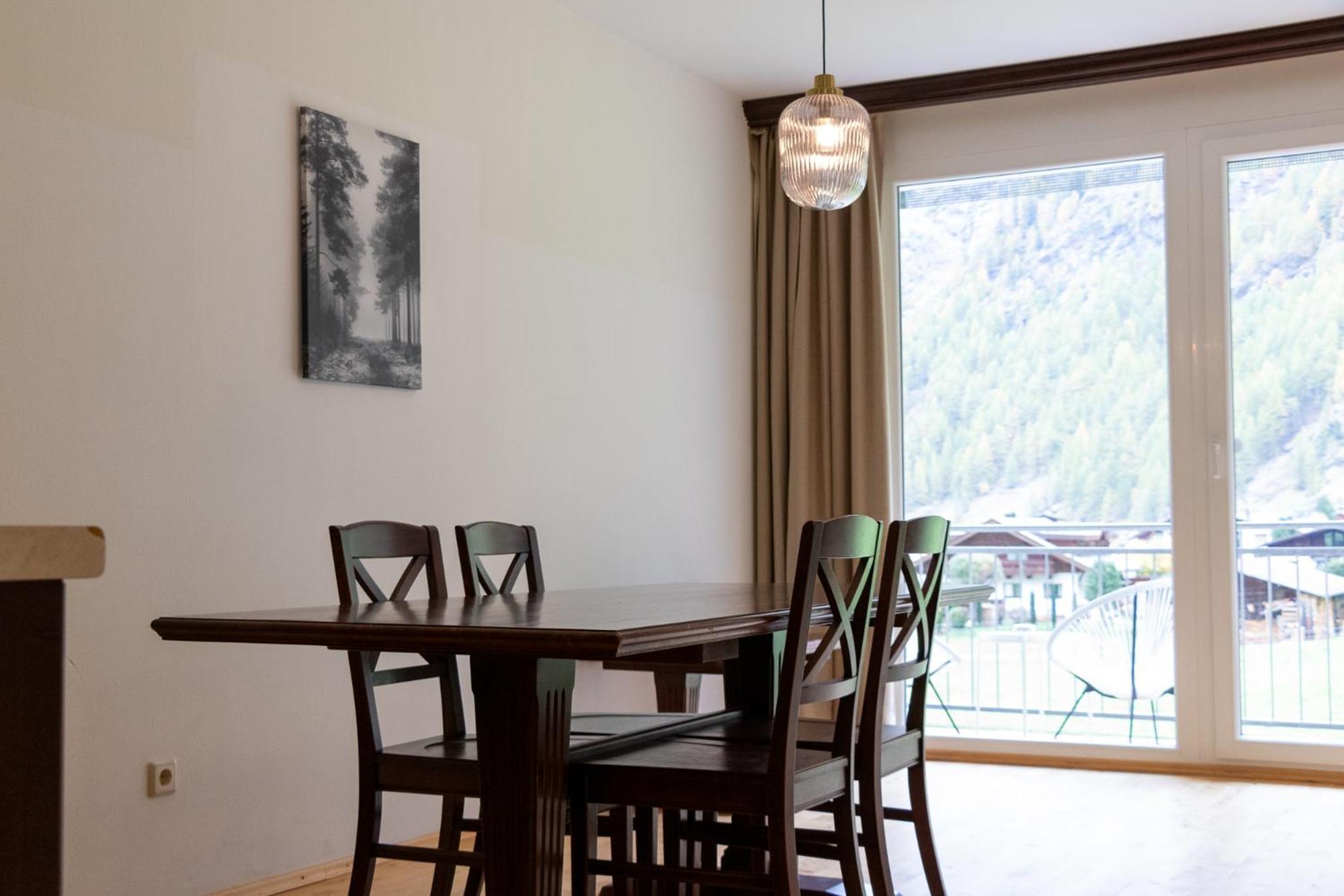 International House Mit Terrasse Zw 9 Apartment